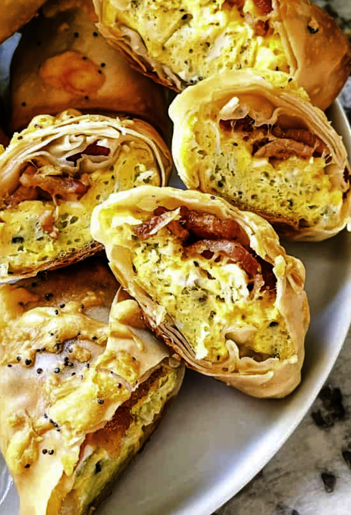 BACON & EGG ROLLS