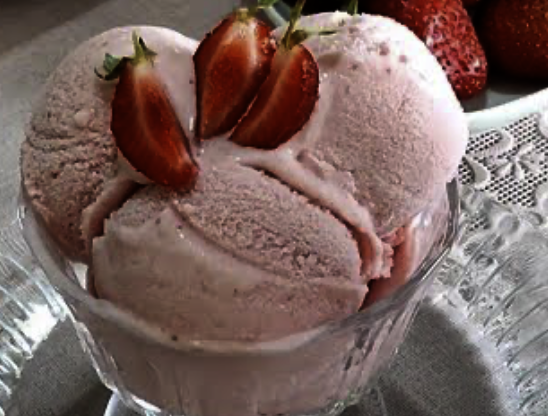 STRAWBERRY DONDURMA